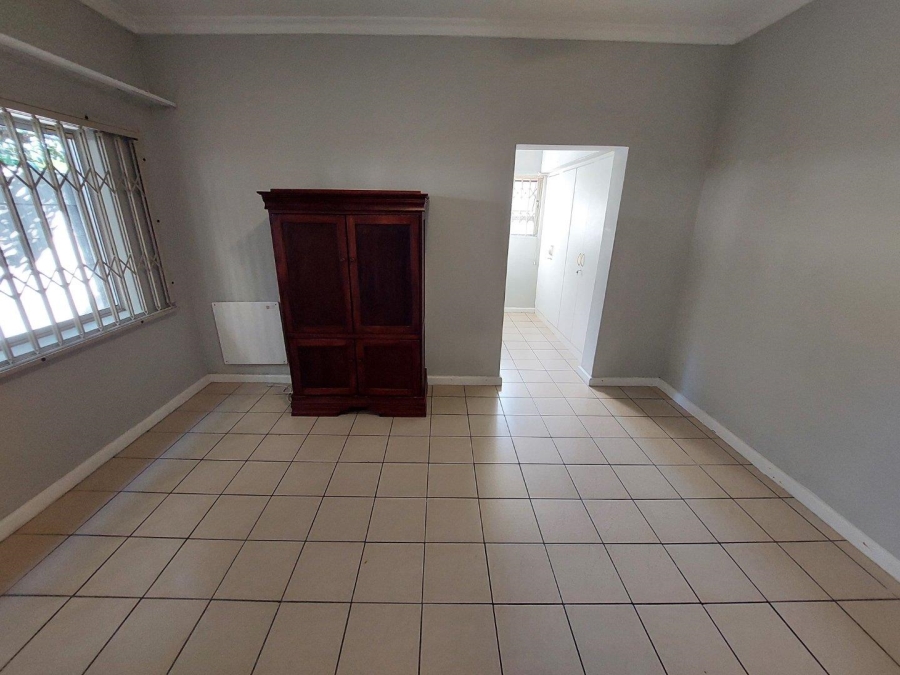 To Let 4 Bedroom Property for Rent in Claremont Western Cape